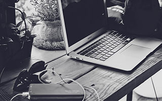 半岛·BOB官方网站：在海风中探寻品牌与生活方式